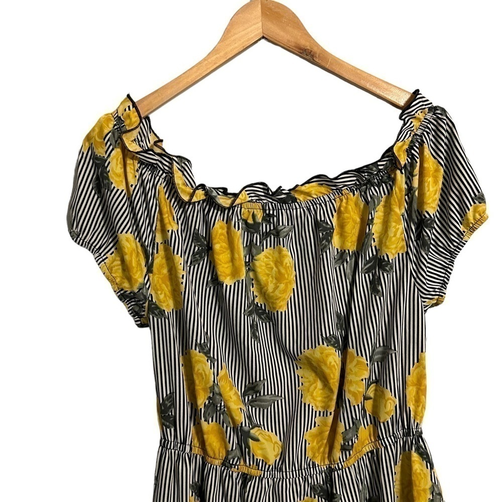 Hint of Blush Off The Shoulder Dress Black/White Stripe With Yellow Rose Size L - Picture 5 of 6
